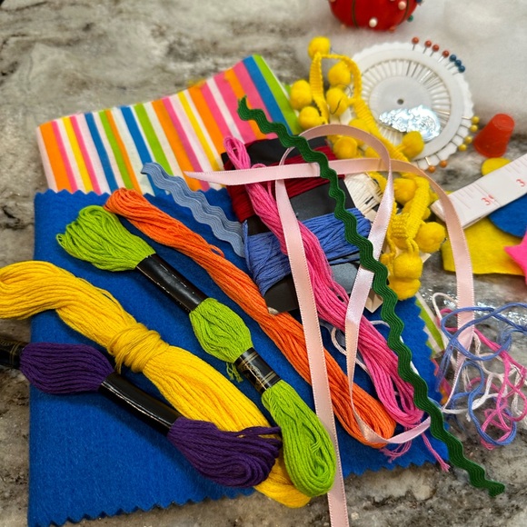 My first sewing kit - Picture 4 of 9